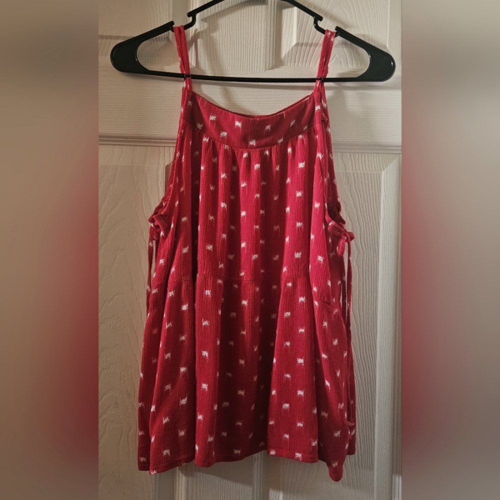Universal Thread Crop Top - Picture 2 of 5